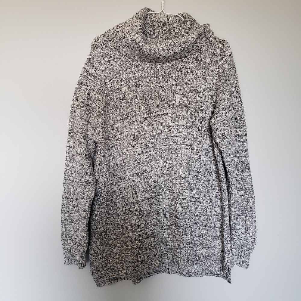 Heather Radley Black & Grey Knit Sweater